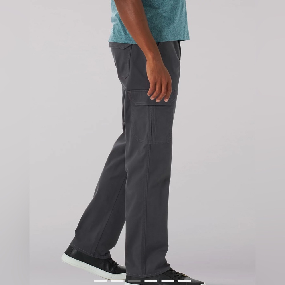 Lee Men's Gray Cargo Pants Extreme Comfort Straight Fit NWOT